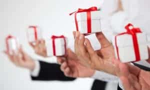 5 Reasons You Need to Practice Corporate Gifting in Your Workplace