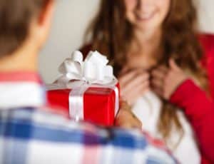 5 Best Valentines Day Gifts for Love of Your Life!