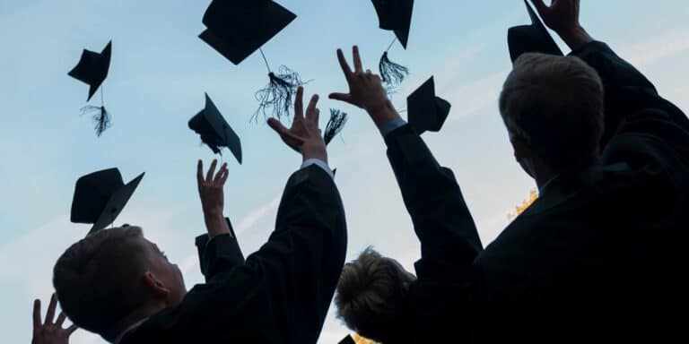 5 Ways to Personalize Your Graduation Gifts