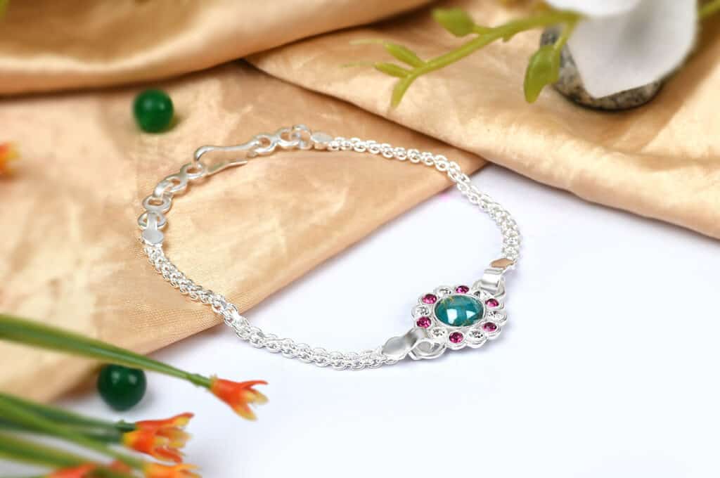 5 Adorable Rakhi Gifts