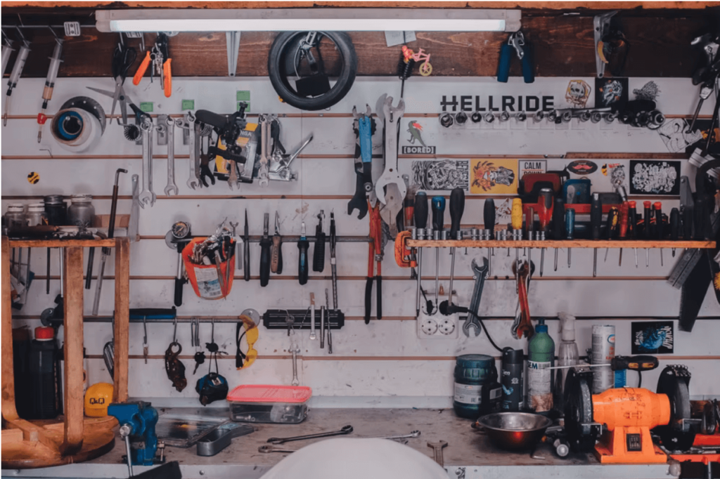 garage working tools