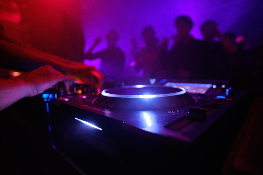 DJ DJ